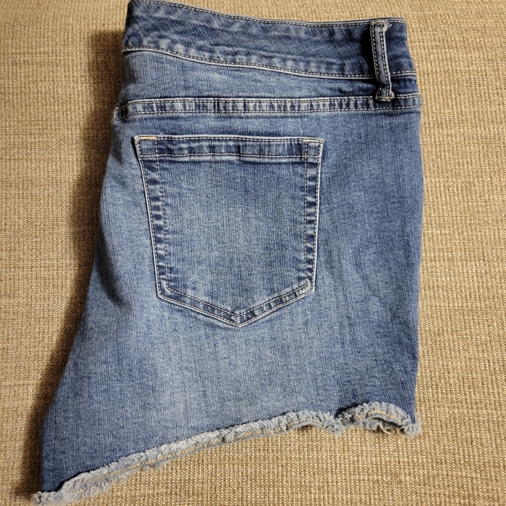 Torrid cut off shorts